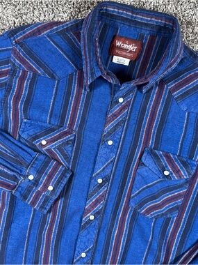 Vintage Wrangler Men's XL Twill Long Sleeved Pearl Snap Shirt Blue Brushpopper